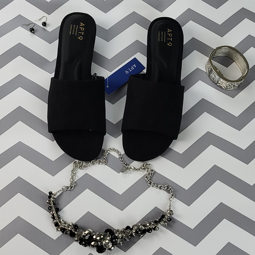 NWT women's Memory Foam Sandal